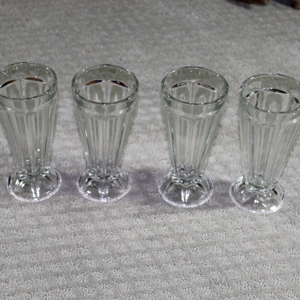 Set of 4 Clear 7.5" Ice Cream Float Sundae Parfait Glasses - EUC